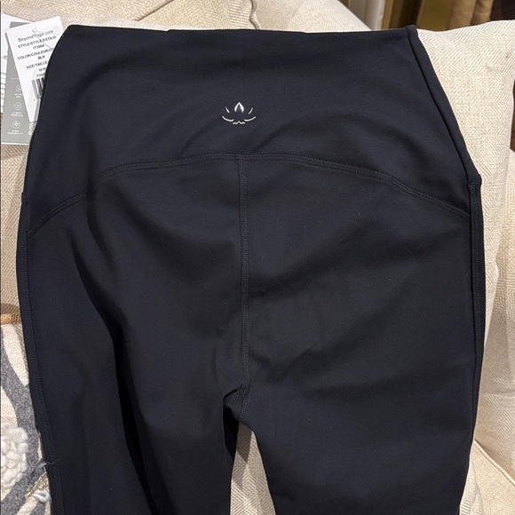 Beyond Yoga POWERBEYOND™ Strive Midi Legging 2.0 - Picture 7 of 10